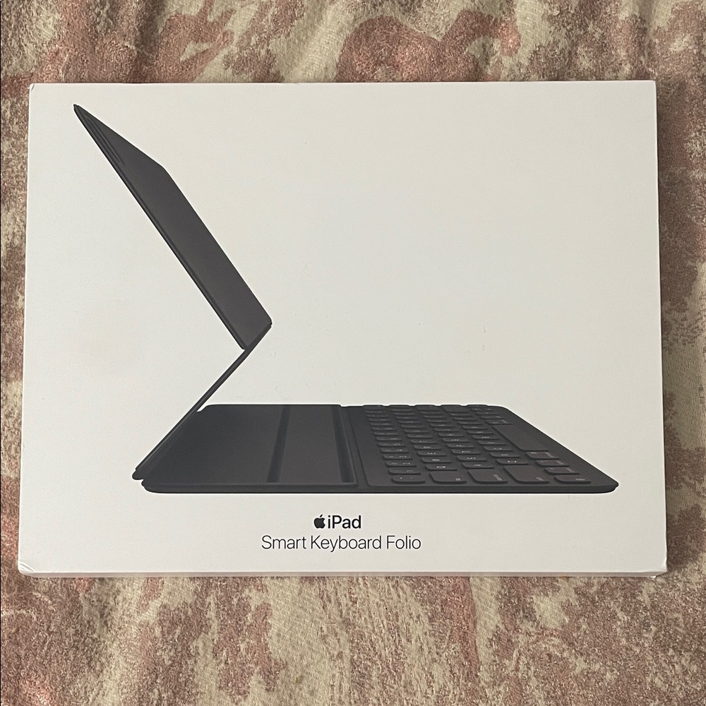 Apple iPad Keyboard Folio in Black